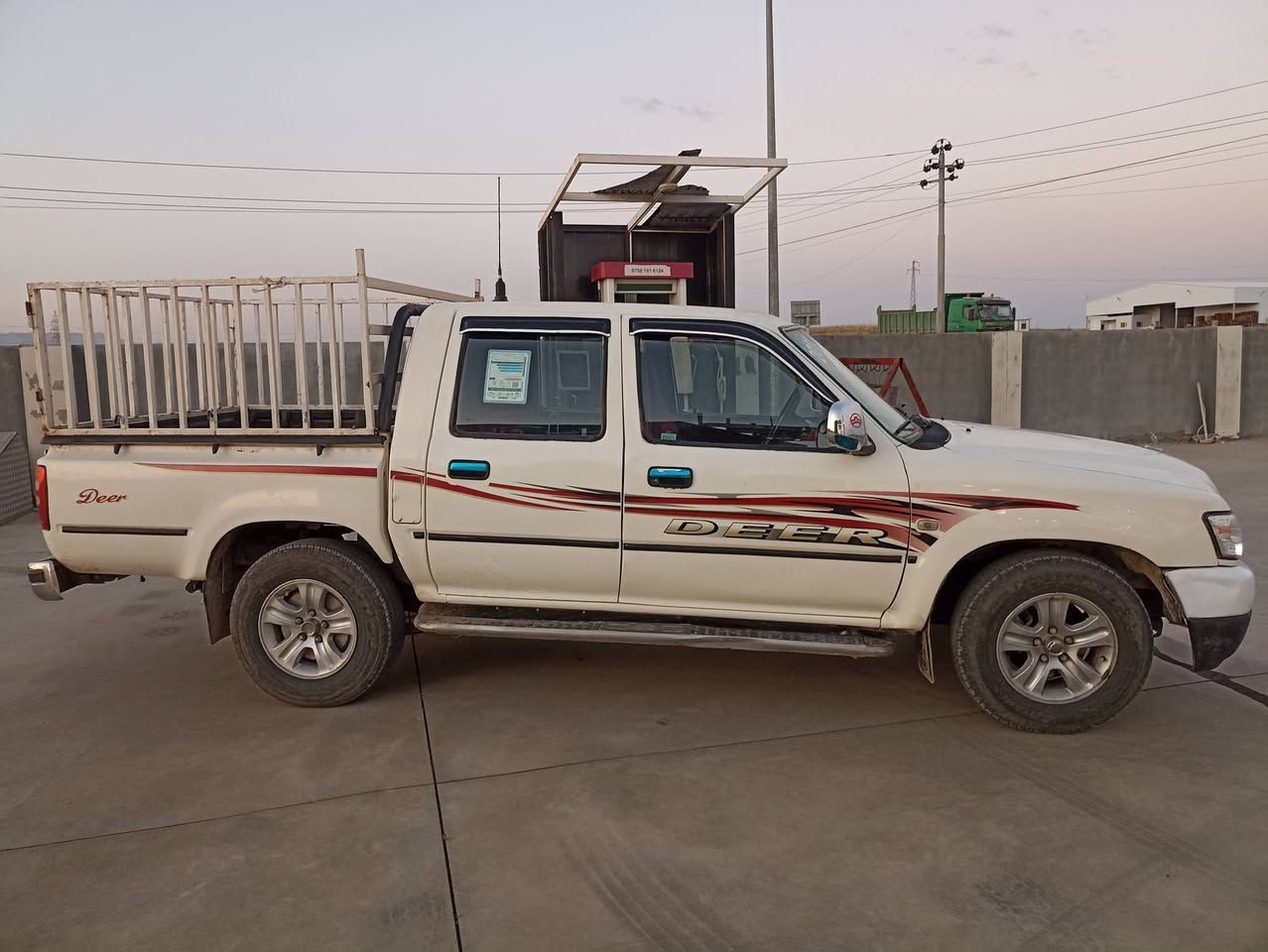 دێـر 2011  شەریکە جیهان  یەک  بوست بویاخ هەیە لەگەل دو جێ بجوک تعدیل   تحویل غرامە شەرت  تەقەۆ رەقە بە شەرت تازە پێش و پاشیم گوریە  هەر جوار تایەی نویە  مەکینە بەخ گێر و اکسل بەشەرت. 370 هزار خەرامەی لە سەرە. سعر 72 . عنوان ئاکرێ روفیا. ژ.م. ***********
