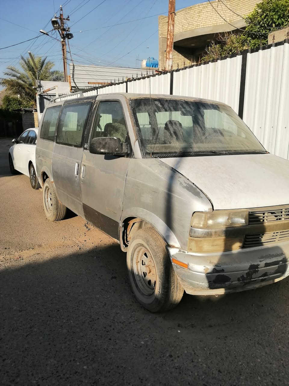 السلام عليكم
شوف ليت فان استرو مديل ١٩٩٥ رقم بغداد تحويل مباشر السعر ٢٦ وبيها مجال هذا رقمي *********** الزعفرانيه
