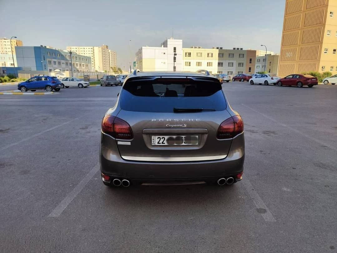 بورش كايين اس 2014 وكالة
رقم اربيل
المواصفات الي بيها  كت طلب  خاص
محرك 8 سلندر 4.8 تنفس طبيعي  بدون توربو  420 حصان 
كير 8 نمر
كزو رياضي PSE  تشغيل و اطفاء يدوي 
ويل 21 نفس لون البدي 
جكات  
بانوراما
بردات كهرباء 
3 شاشات مع نظام pcm و نضام ملاحة و الترفيه مع هديوفون بورش مع هاتف نقال بورش 
حساسات أمامي خلفي
كامرة  داينمك
مصابيح أمامية داينمك
ستيرن تدفئة
مقاعد جلد تدفئة تبريد  مساج 
قمارة جلد الكنتارا جكليتي
ختم لوكو بورش على المقاعد 
دشبول و أبواب جلد مع تخشيب  مع المنيوم
ثلاجة بالجكمجة 
ستائر خلفية كهربائية
نظام صوتي Burmester 
27 سماعة صوت 3d مع سبوفر بقدرة 1400 واط مع خاصية الغاء الضوضاء
رادار تحديد مسار 
زراكات 
كروم اسود 
سبايدرات نيكل اسود 
السيارة مكفولة من الضرر و الصبغ..
السيارة بيع او مراوس
السعر 30.000$ بغداد, العراق


**إذا كنت صاحب هذا الإعلان وتريد حذفه لأي سبب، رجاءا أرسل رسالة إلى الدعم الفني**