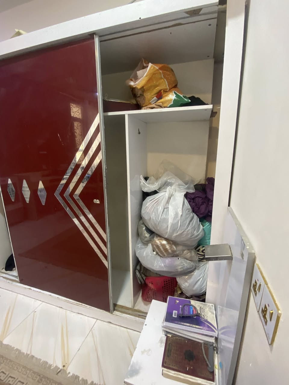 لبيع 
ثلاجه جديده بيها ليك 
قيم واخذ ***********
