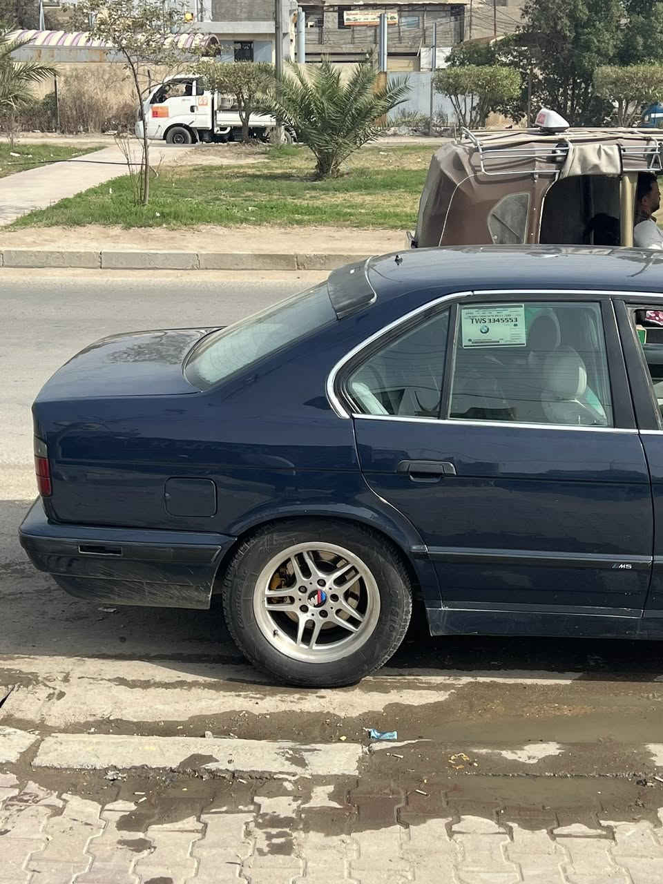 السلام عليكم 
Bmw525
1992موديل 
محركها مسكر فانوس لا تنقيص ولا تبخير 
كيرها حلو وتميرتة حلو 
صدرها زين بس الدبلات نصزعمر 
تبريدها ناقصة بس غاز 
تخم تاير وتخم ويل ام 
سيارة بيها طخة بالجاملغ الي عكس السايق ومصلحة 
سيارة سنتر لوك شغال وتصعيد جام وية التقفيل سيارة حلوة 
داخلها رصاصي ملكي 

السعر60 وبيها مجال وما متواجد عل عل فيس بوك بس عندي واتساب 
*********** بي واتساب 
***********
السيارة مكانها بغداد الغزالية
