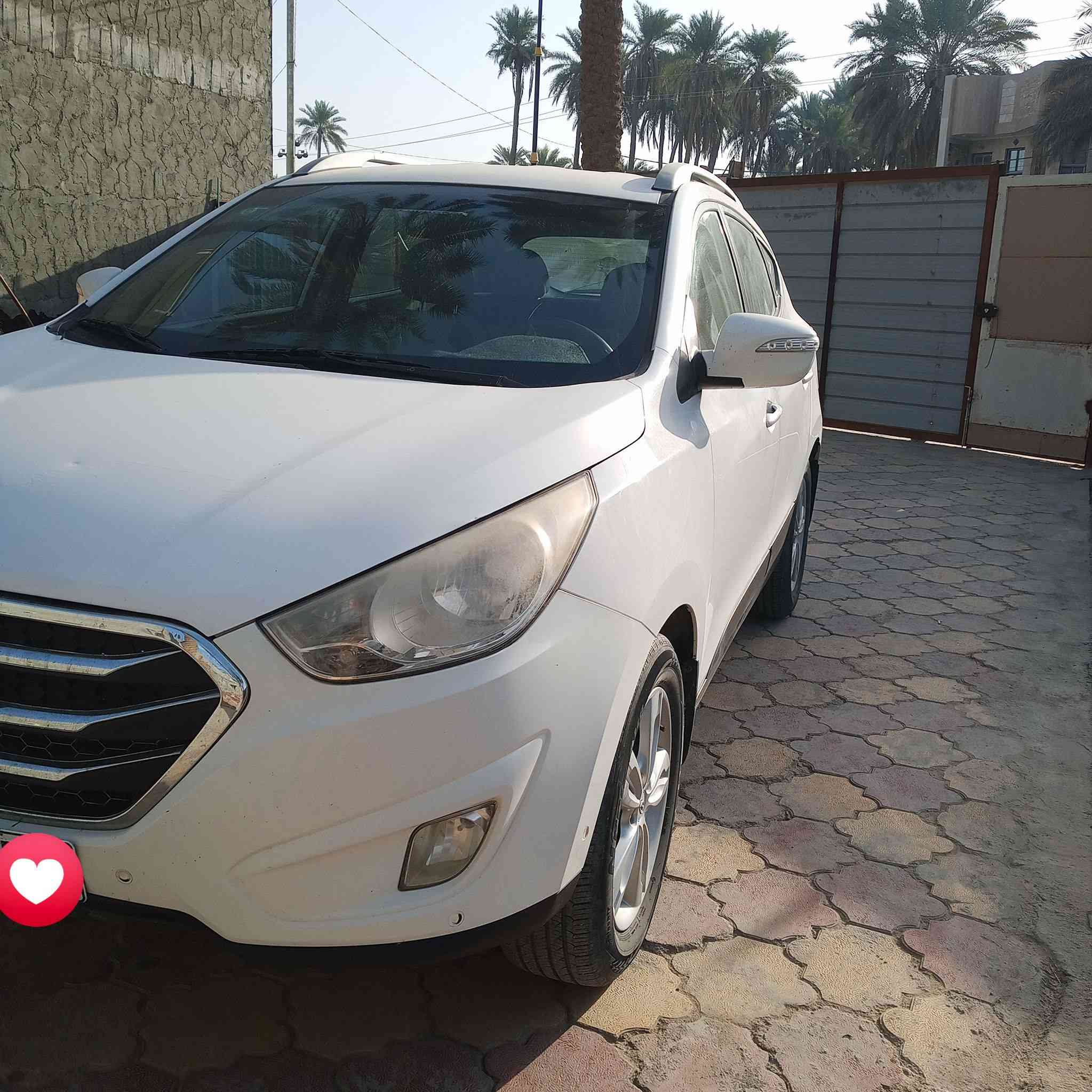 هونداي توسان
الموديل ٢٠١٢
وارد خليجي بدون حادث او صبغ 
ماشيه ٢٩٠ 
كير ومكينه ممفتوحات
تبريد تدفئه 
رقم بابل
مواصفات 
اشاير بلمري 
تحكم ستيرن 
جام اوتو 
السعر ١٣٥ وبيهه مجال للتواصل 
*********** بي واتساب
