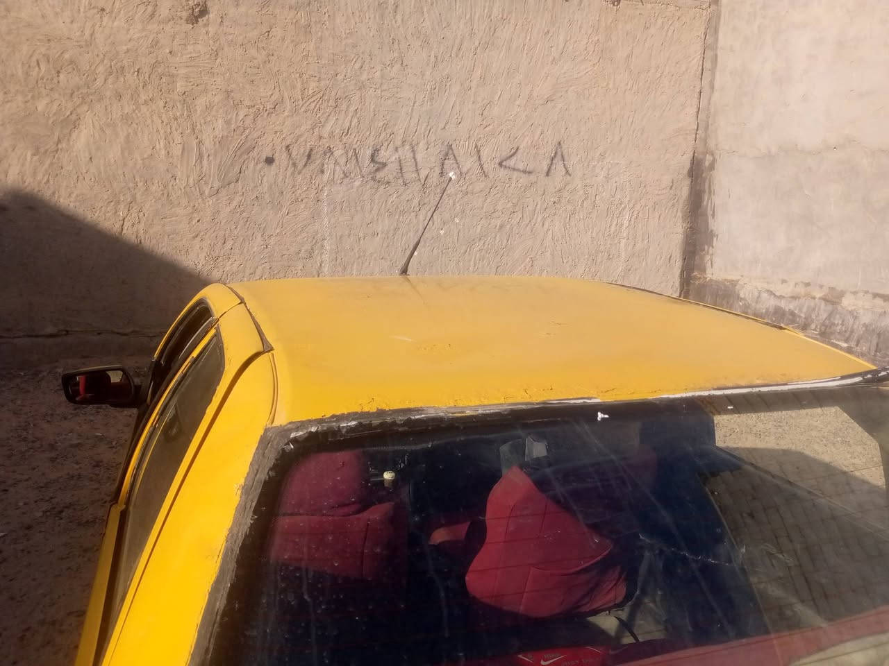 سلام عليكم بيجو مديل ١٥ للبيع مصفر هيءه وغرامات رقم مثنى سنويه ماساقطه كير ومكينه جدد بيها نواقص بصيطه سعرها١٨ مكان باب طويريج
***********
