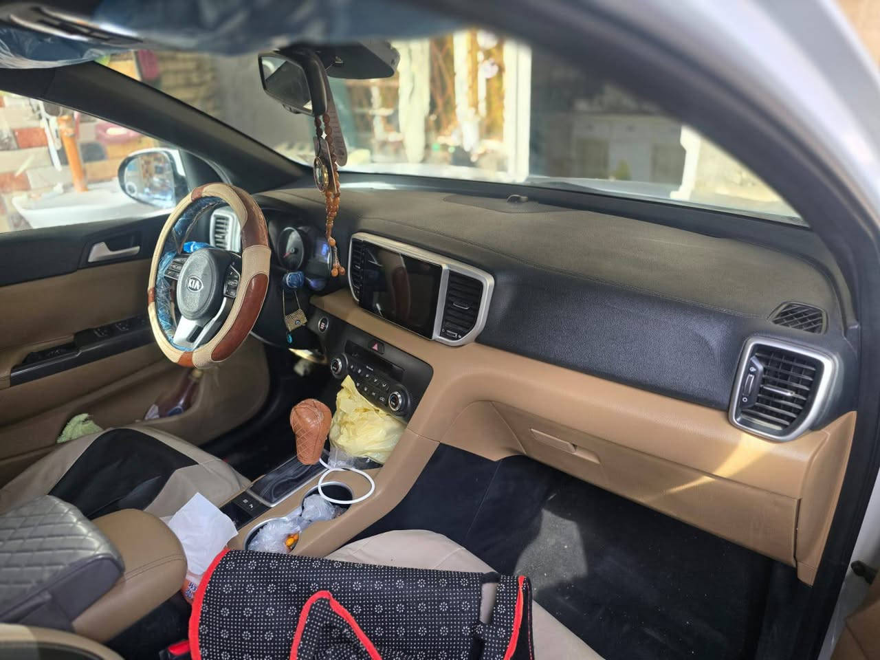 سبورتج  2020 الشكل المرغوب
كفاله عامه  ماشيه 110وقابله للزياده فول مواصفات 
بانوراما تدفئه تبريد كله شغال حساسات اماميه وخلفيه كله شغال  كامره دوار 360 محرك 4 سلندر السياره جديده شرط شركه  السعر 220 وبيها مجال بسيط المكان ناصريه قضاء الرفاعي  وهذا رقمي *********** موجود واتساب
