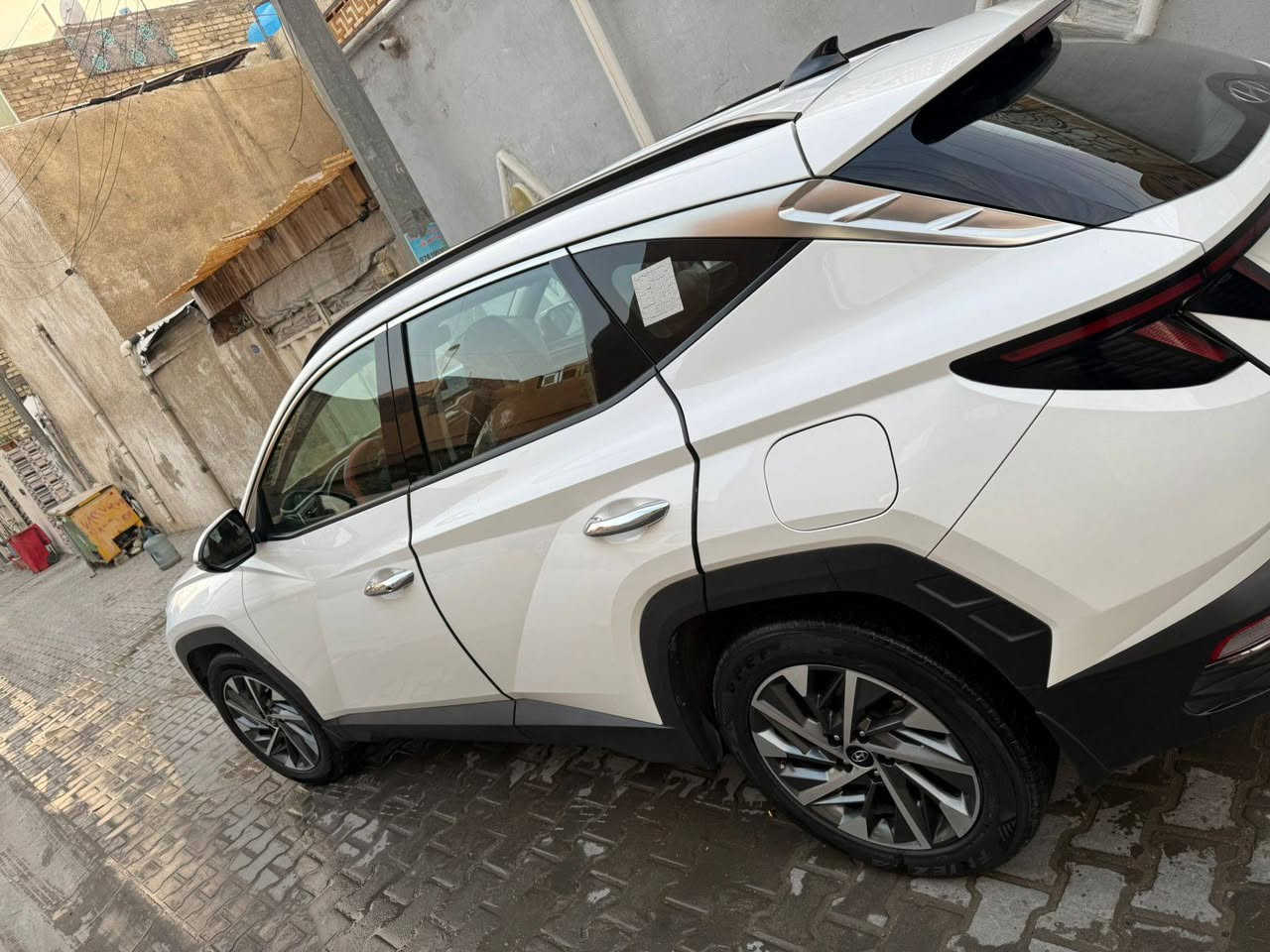 توسان خليجي موديل ٢٠ شكل ٢٢ مطلوبة للمصرف فول مواصفات ماعدا الفتحة مبدل بنيد أثر حادث وصبغ قليل بالباب الخلفي والدعامية الأمامية ماشية ١٦٧ وقابل للزيادة مكانها بغداد الحرية السعر ١٦٥ ومجال قليل للاستفسار الاتصال على الرقم ***********
