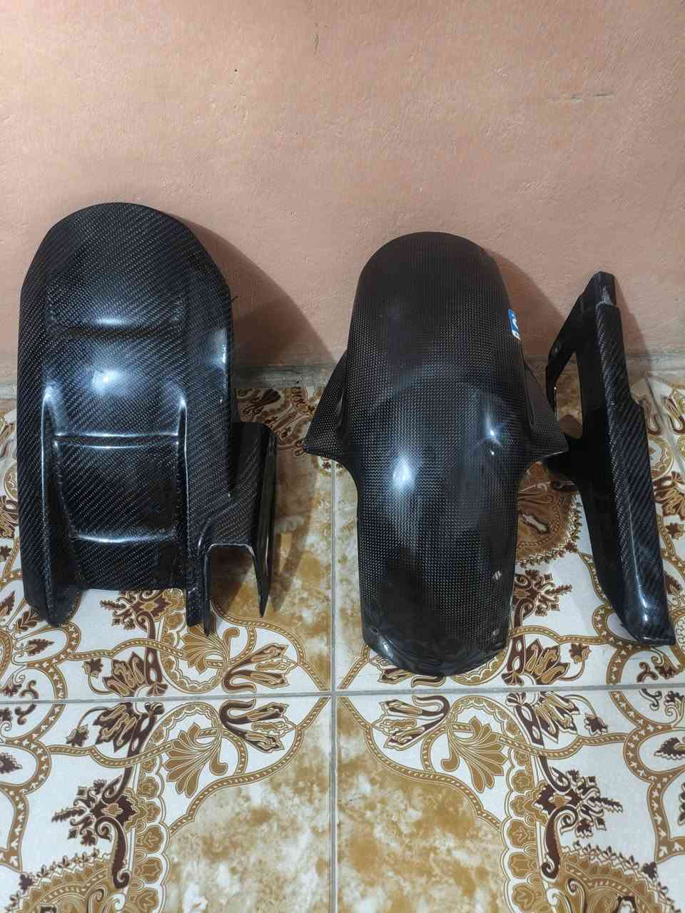 سلام عليكم جامرلغات كاربون فابير حقيقات مال كاوسكي2004 البيع***********
