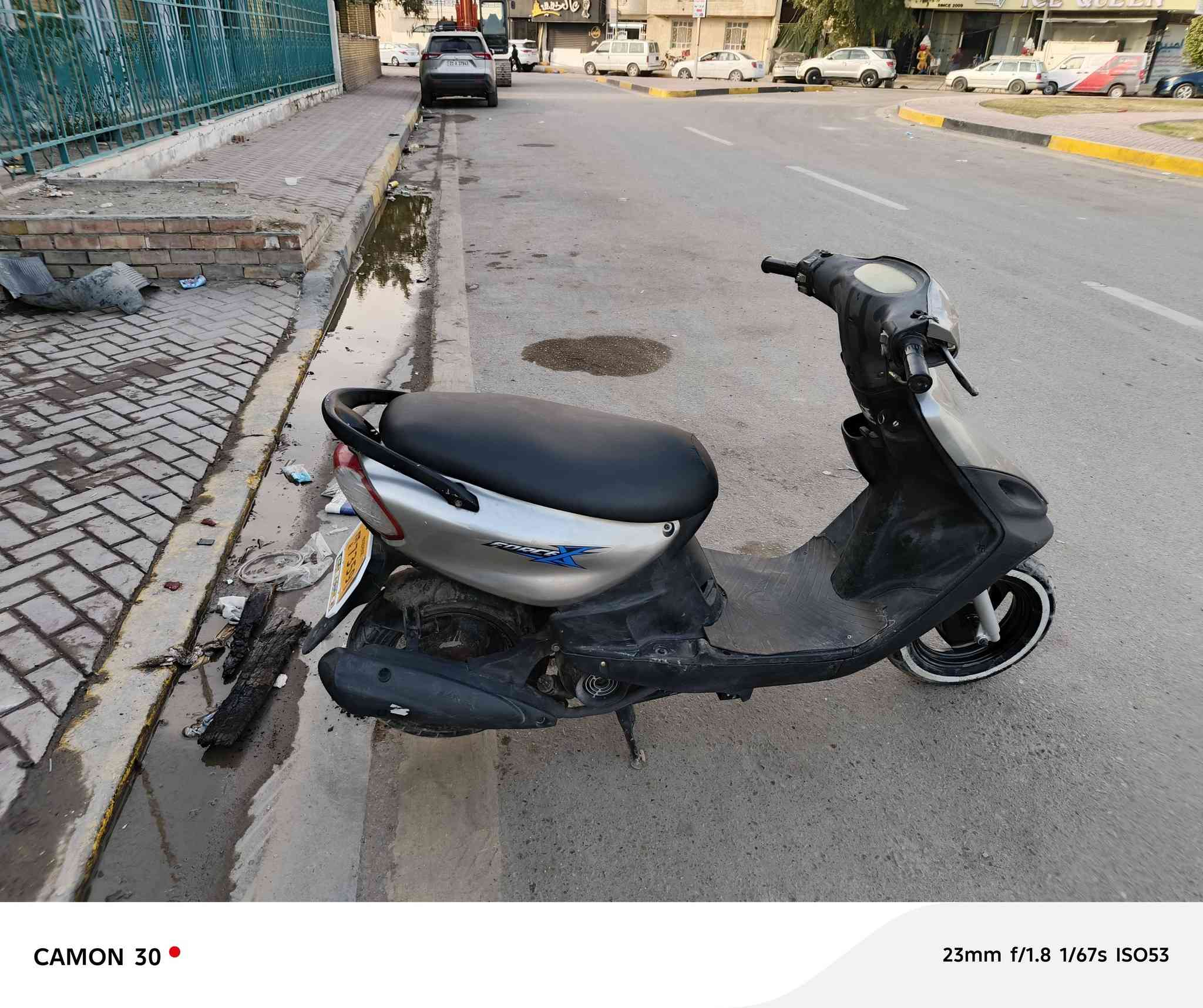 السلام عليكم دراجه ماكس قجمه مكاني الاعظميه السعر ٤٠٠ ألف بيه مجال بسيط لشراي الدراجه نكره وهندر شغاله  وهذا رقمي *********** بي بس واتساب راسلني وادزلك رقمه تدك عليه
