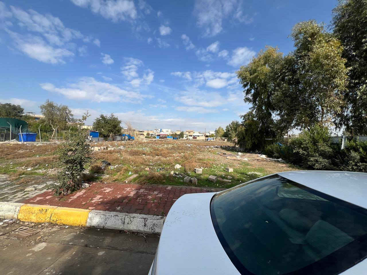 دار للبيع طابو صرف المساحة ٢٠٠م واجهة ١٠م بناء قديم على ساحه ينباع عن طريق المصرف العقاري يحتوي على استقبال هول مطبخ غرف نوم ٢صحيات بيتونه كراج العنوان الأسرى خلف صيدلية تولين السعر ٧٥ مليون بي مجال مطلوب ٧٩ مليون شهري ٤٣٠ الف للإستفسار الاتصال على الرقم *********** او خاص
