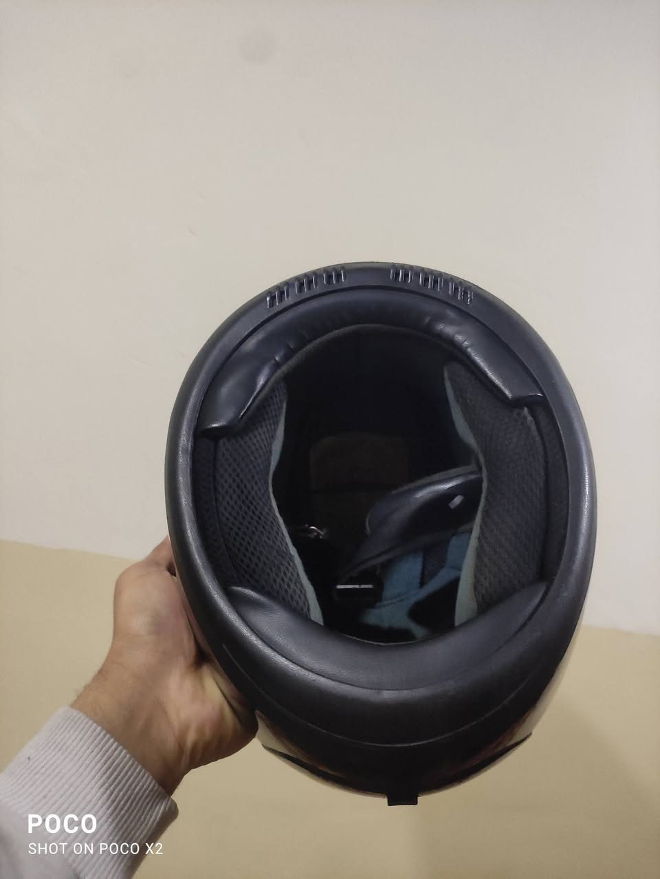 اسلام عليكم خوذه مال باله شرط اصلي السعر 25 الشراي هذا رقمي ***********
