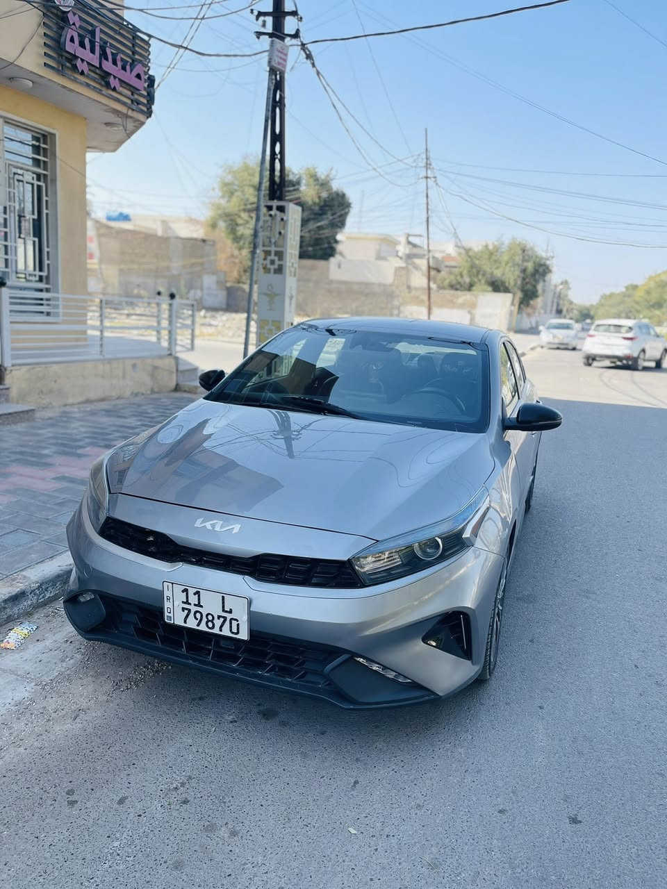 السلام عليكم كيا فورتي للبيع (بدون مراوس) موديل 2022  جيتي لاين فول مواصفات عدا الفتحة بيهة صبغ جاملغ وبنيد رقم بغداد مشروع وطني وبسمنة تحويل ثاني يوم ماكو اي شكال 
مواصفات السيارة
(1) بصمة+ رادارات
(2) شاشة كبيرة+ كامرة خلفية
(3) كشنات كنتارة جلد + حساسات
(4) مكينة 2000 دوش درجة اولى
(5) كير ١٠٠/١٠٠+ اشاير بل مري
(6) هندبريك بصمة+ بصمة ابواب+ ثلاث انظمة قيادية
(7) صدر وتبريد وتدفئة مكفولات
(8) ميكانيكيات وكهربائيات وحدادية درجة اولى
(9) تخم تايرات جدد+ داخل غرفة جديدة
(10) السيارة جاهزة مابيها اي نقص
(11) السعر ( ١٤٥ ) ورقة وبيها مجال 
(12) المكان بغداد الكرخ للاستفسار ***********

