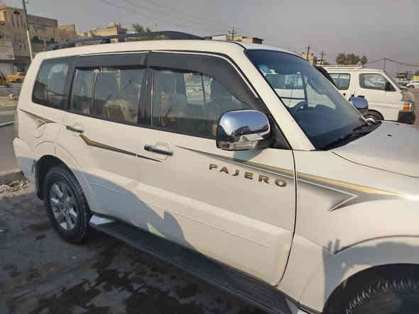 السلام عليكم ورحمة الله وبركاته. 
للبيع ميتسوبيشي باجيرو حبتور موديل ٢٠١٠  محدث أمامي ٢٠١٦ فقط .

محرك ٣٥٠٠ مفتوح 

ومنظومة غاز . 

 ٣ قطع تبريد 

تخم تايرات وباتري أخضر جديد دوشمه كله نضيف مابيه نقص

سعرها ١٣٠ وبيه مجال 

مكان سياره بغداد أم الكبر والغزلان  .

أتصال على رقم *********** 

أبو محمد العبادي
