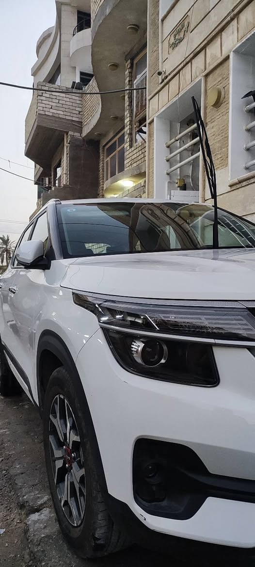 السلام عليكم
سيلتوس خليجي 2023 

مكينة ١٦٠٠ 

بصمة 

تشغيل عن بعد 

ابل ، اندرويد كار بلي 

كروز سرعة 

هواية مواصفات 

السيارة ماشية 40000 

بيهة طختين بس خفيفات 
الطخات كلهن يوكعن من السعر

***********
