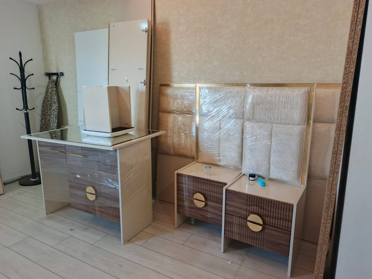 نقل اثاث وتركيب غرف نوم وسبالت***********
