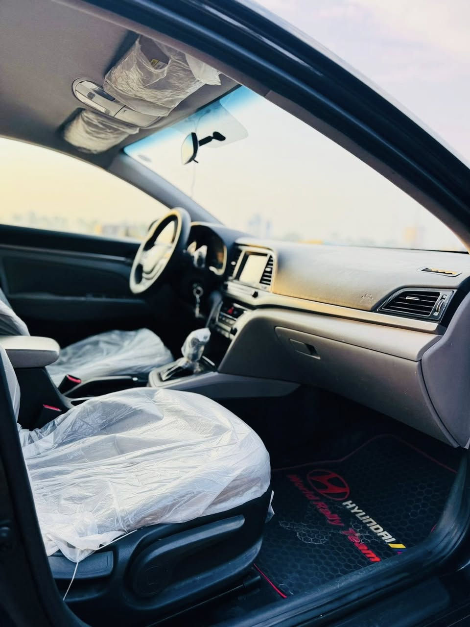 سلام عليكم النترا لبيع موديل 2018 أمريكي السياره حادثه بس بنيد  كير ومكينه مكفول رقم أربيل  ماشيه 108 ميل بسمي مكان بغداد المحموديه السعر 117 بيها مجال الرقم ***********
