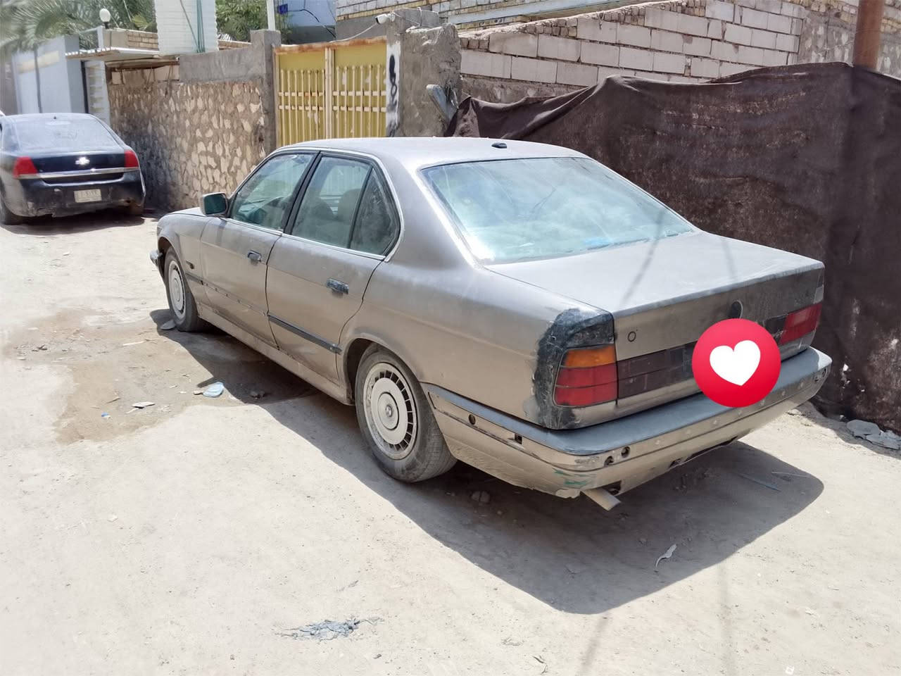 السلام عليكم بيئم 525 اصل مكينه 25  مسكر السياره مال تعمير بسمي السياره اكفلك مكينه وكير وحداديه وصوليات تجي شغل وتطلع وين متريد  غرفته شويه تعبتنه السعر 26 ورقه وعليه غرامات ينزلن من سعره وبيه مجال حيل بسيط  ***********
