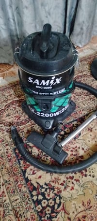 مكنسة كهربائية • للبيع