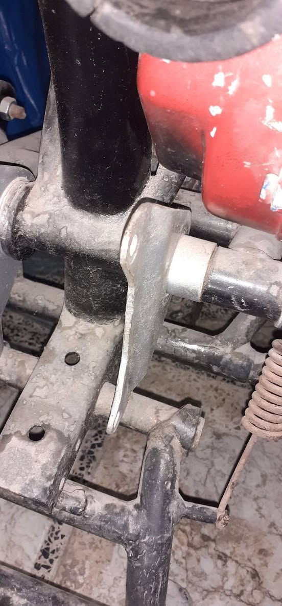 السلام عليكم ٨١ شاصي    مكينة يرادلهة تجفيت هم بيهة نواقص  كوم حديدد
بغداد العبيدي *********** سعر(300}بيهن مجال
