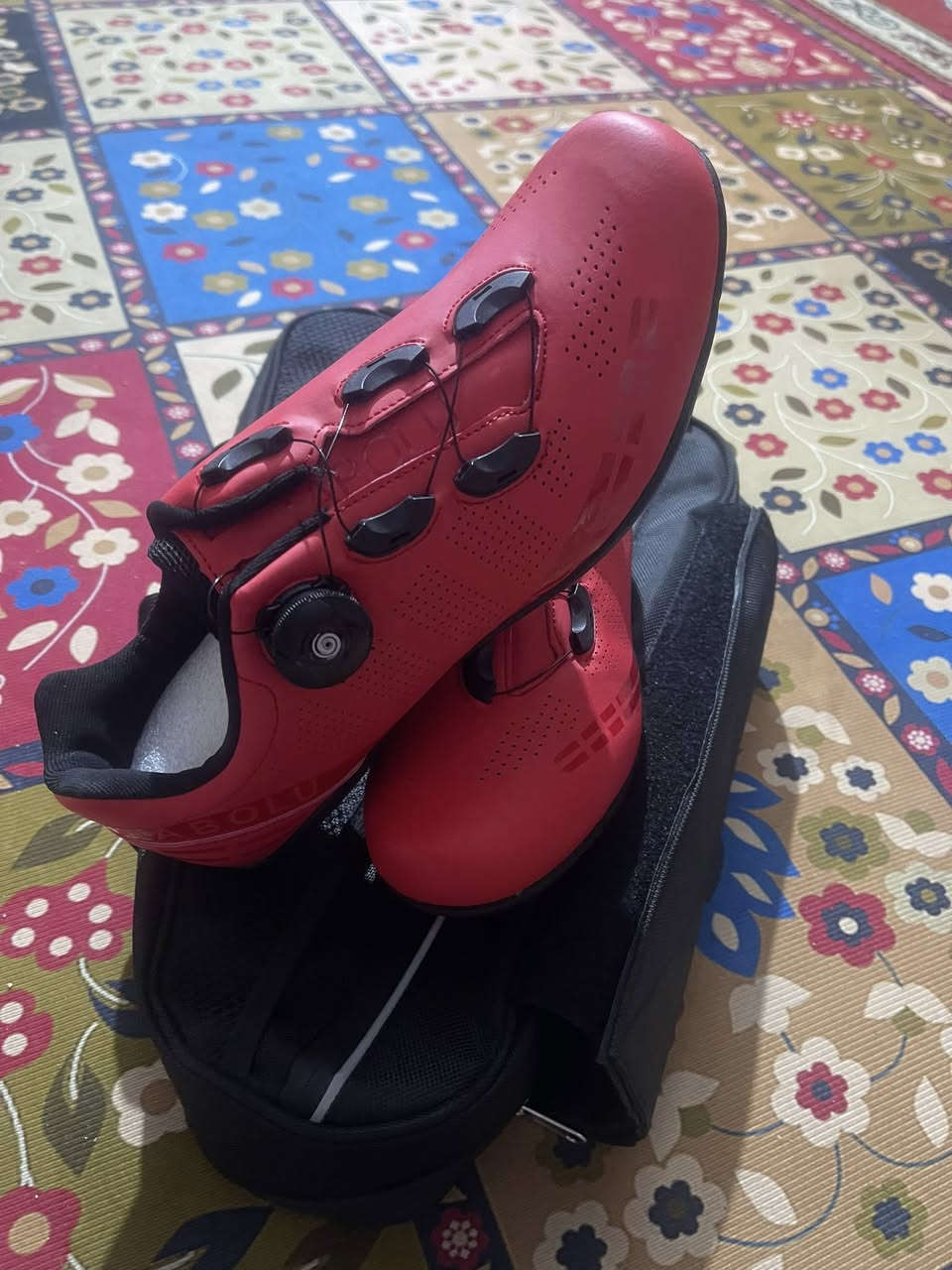 متوفر احذيه دراجات هوائيه
الاحمر قياس ٤٣
الابيض ٣٦
السعر 15الف


**إذا كنت صاحب هذا الإعلان وتريد حذفه لأي سبب، رجاءا أرسل رسالة إلى الدعم الفني**