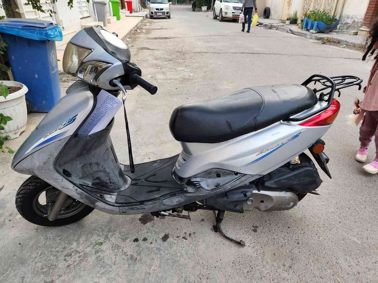 بريز ببغاء محرك برغي ممفتوح بيها صور موجوده وفديو موجود للدراجه 
السعر 950بيها مجال بسيط جماعه ال٨٠٠لاتتصل ولاتراسل 
***********
مكاني الحريه
