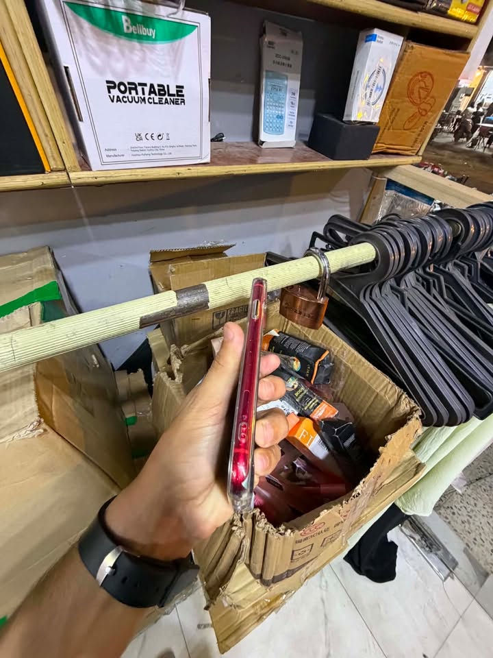 ايفون 11 لون أحمر ذاكره 128 بطاريه 86 الجهاز فقط مستبدل بطاريه تفصيخ ومبدله شاشه تفصيخ باقي الجهاز كلشي شغال كلش نظيف كامره صوت اتصال اللمس كلشي شغال وع فحص سعر الجهاز 170 وبي مجال بسيط العنوان بغداد المنصور رقم بي واتساب *********** وموجود ع خاص
