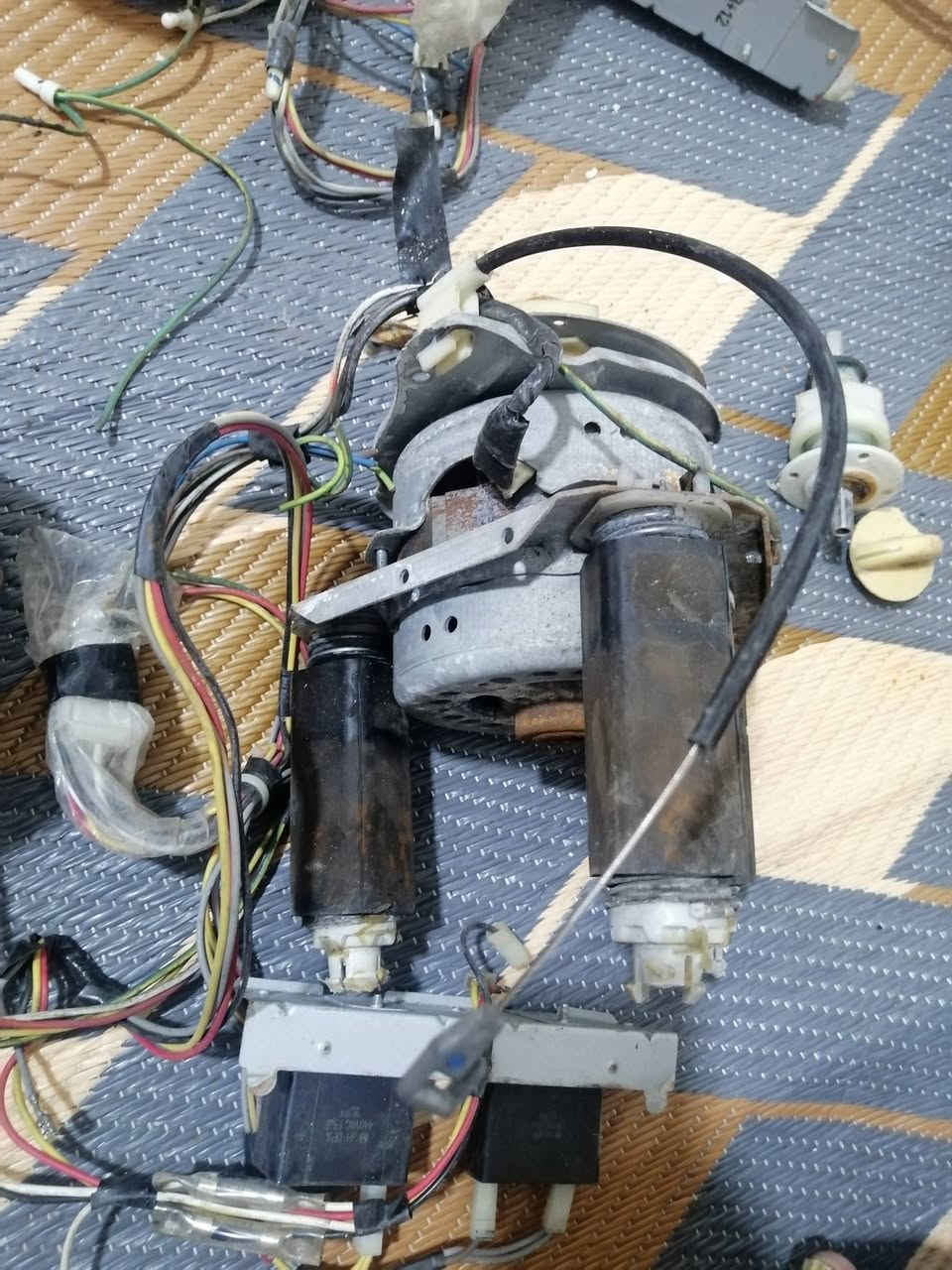 أغراض غساله هيتاشي تفصيخ آصليات كلهن نضاف شغالات للبيع إلي يريدهن يراسلني


**إذا كنت صاحب هذا الإعلان وتريد حذفه لأي سبب، رجاءا أرسل رسالة إلى الدعم الفني**