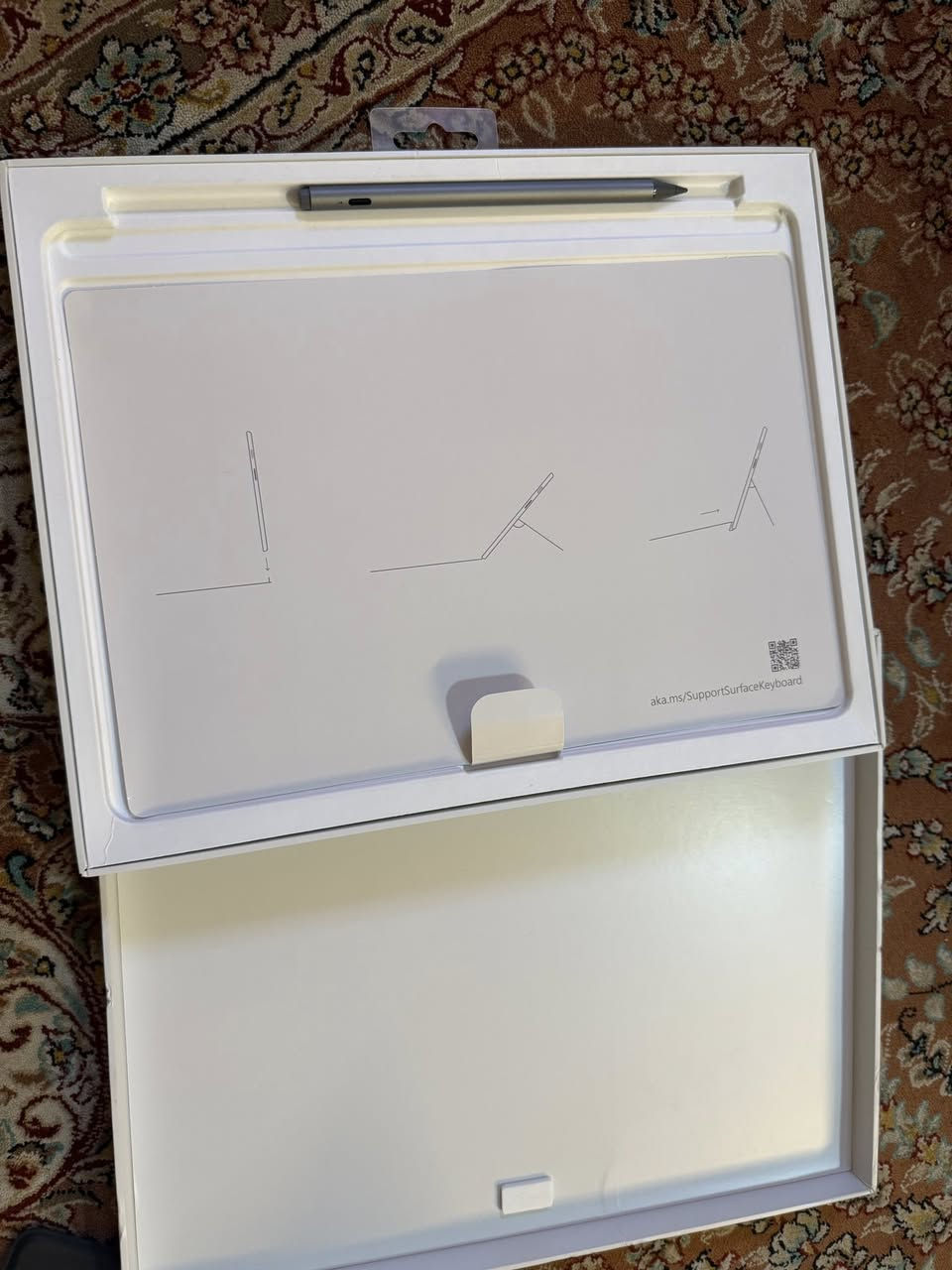 سيرفس 11 برو ماكس مشحون 5 مرات فقط وحتمال اقل
محتويات 
كيبورد سيرفس الاصلي 
قلم لينوفو 
شاحن اصلي 
اخوان كلشي كدامكم بس الشراي يراسلني ويدلل ع واتساب ***********
سعر من اخير 1350
