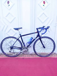 دراجه #سباق_رود ماركة #GIANT  جيانت العالمية غنيه التعريف  صنع ياباني ...