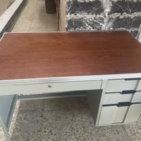 مكتب حديد • ياباني • نضيف جدا