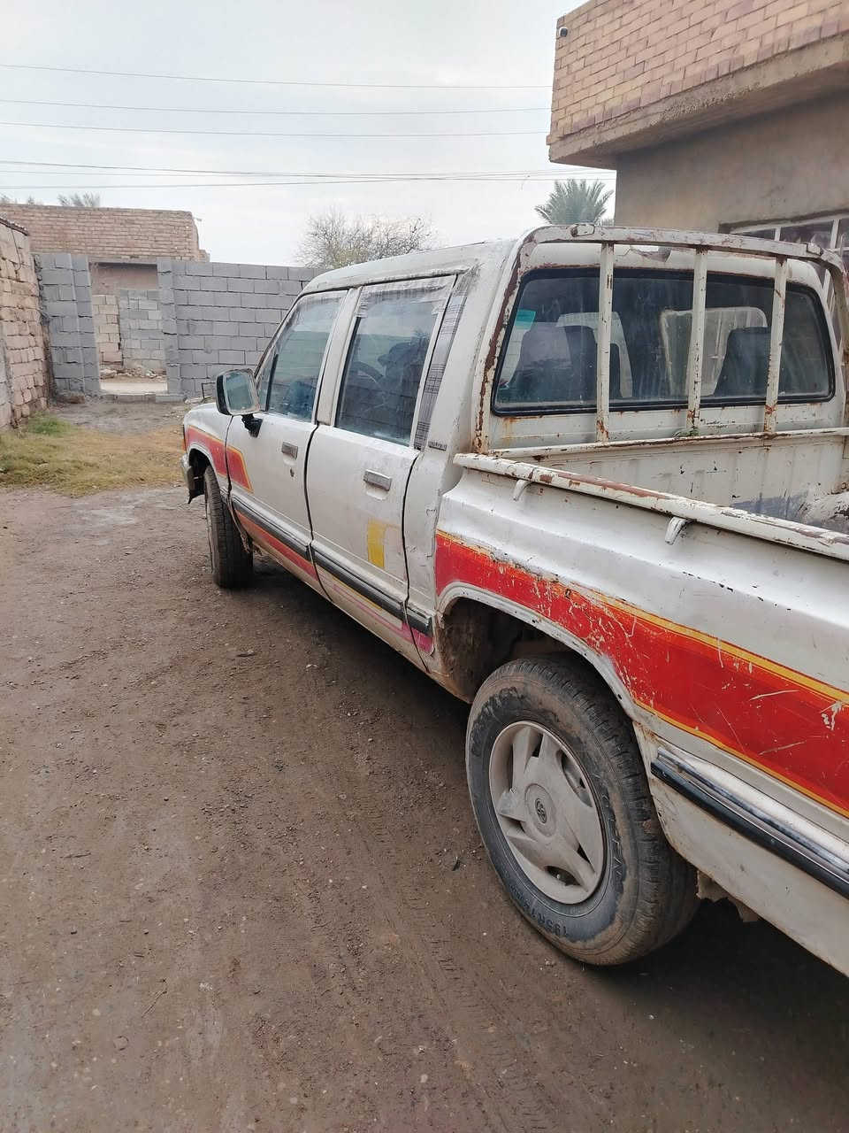 مكلف بالنشر سياره تيوته دبل  موديل 88 حبل تواير تخم جديد صدر نص عمر محرك كير خير من الله باتري جديد غرفته حلوه السعر المطلوب 25 وبيه مجال مكان السياره العلم سمره ***********
