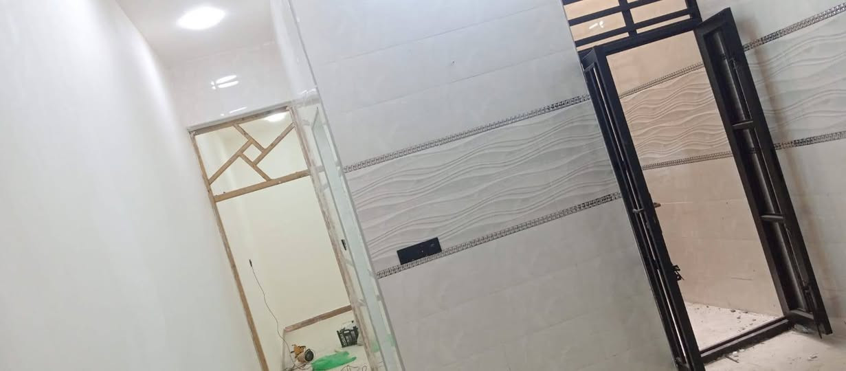 ياالله سلام عليكم مشتمل 80 متر للبيع قاط ونص  الحسينية قريب من كراج الاسدي ثاني فرع خلف تجاري مسافة عن مطعم الامير مواصفات درجة اولى مفتاح زيرو / هسه كمل رفت / مجاري  درجة اولى / بواري سبالت / تصوير مراحل البناء والجودة المواد وتسحليح كلة موجود / وليس مال معمرجي مع احترامي بناء الي يرضي الله ورسوله موقعة راقي بصف شارع وخلف منطقة هدوء فقط هوة مشتمل  التجاري/ سعر 88 هاتف ‏‪***********‬‏ متوفر واتساب ومن الله التوفيق بل عافية عل يصير من نصيبة أن شاء الله تعالى
