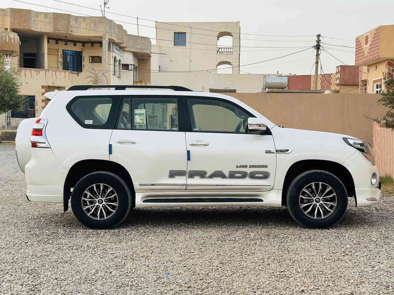 السلام عليكم للبيع برادو موديل 2011 محدث 2017   السياره كلين بدون ضرر ولا دعم عدا اربع صابع بل جاملغ الجدام  بارد  محرك اربعه بستم  السياره مال بيت ثلاجه وصطيه ويل مال 2021  رقم دهوك دولي تحويل ثاني يوم    السعر 230  مراوس حسب الغناعه  رقمي ***********. ***********  مكاني صلاح الدين الشركاط
