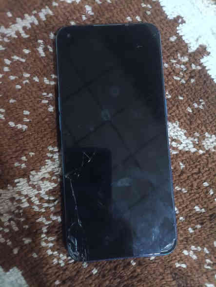 اوبو a53
ذاكره 128 رام 6 الجهاز كلو شغال بس الشاشه مفطره 
السعر 25 الف قفل رقمي ***********
