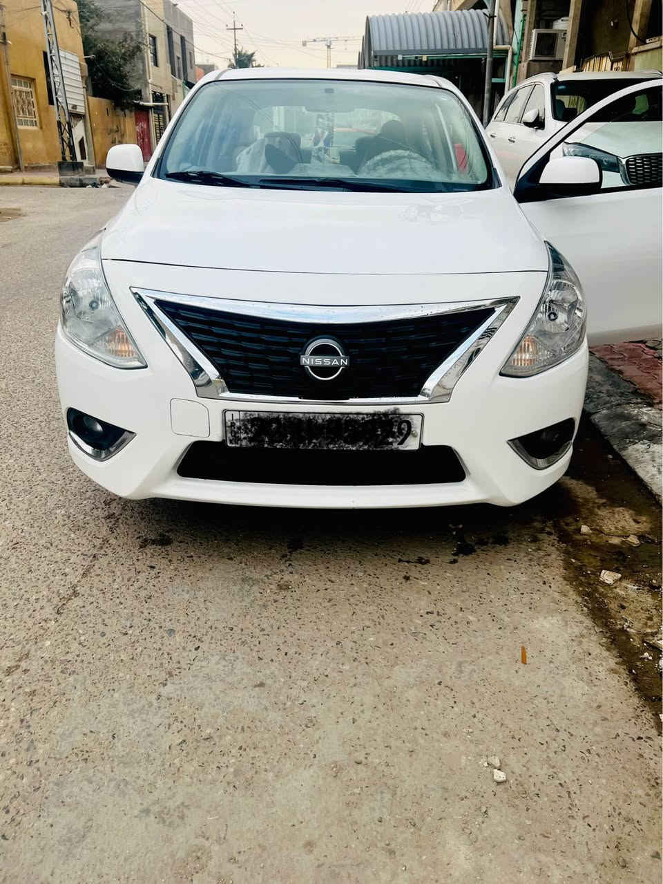 السلام عليكم نيسان صني هندي ام البليتة للبيع مديل 24 كفالة عامة تبديل وصبغ وبارد فقط هاي الطخة ماشر عليها صغيرة  شباك جديد وداخل نضيف شاشة دوشمة ارضية باسم شركة تحويل او وكالة ماشية 45 الف وقابل للزيادة السعر 125 وبيها مجال مكان البصرة 
*********** البصرة, العراق
