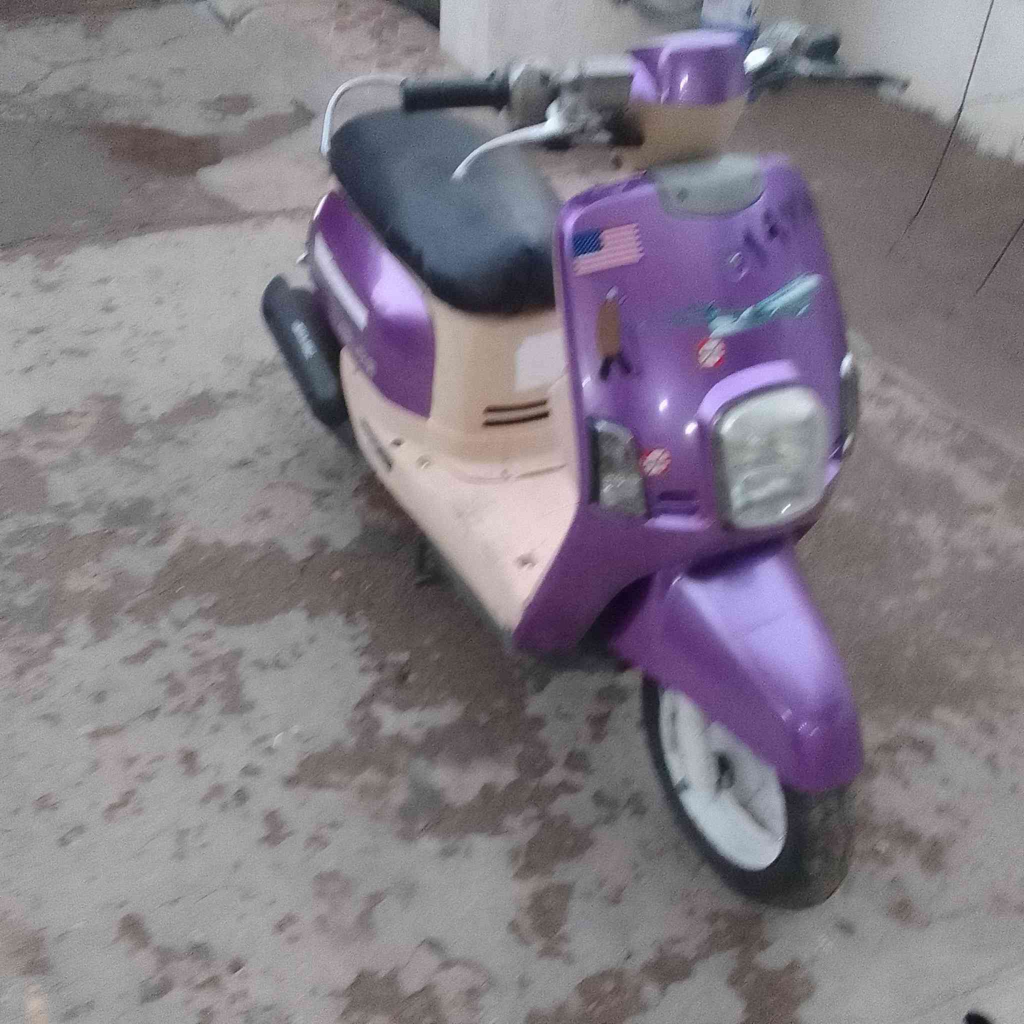 السلام عليكم دراجه بوليس بلاد نضيفه جدآ مابيه نقص 49 مامفتوحه بس الكفرات البلاد  موجوده ختم واحد كهربائيات كله شغاله الدراجه صار شهرين من نزلته حاويه السعرر 700 الرقم  ***********
