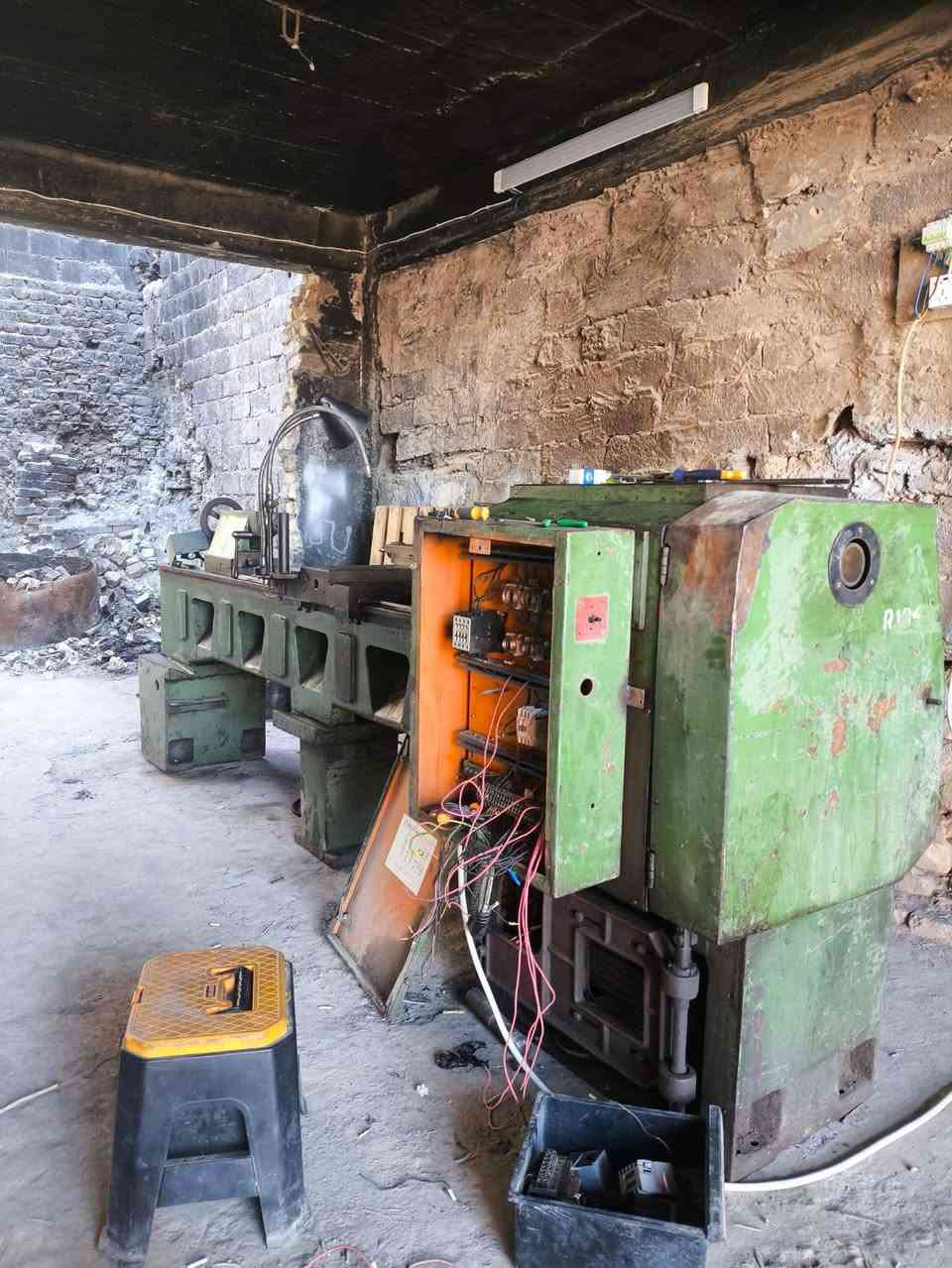 السلام عليكم بعض من عملنا تحوير تورنه وتشغيلها من نظام ال Dc الى نظام Ac .مستعدون لتحوير التورنات وايضا نصب وفحص المولدات وروؤس التوليد وتصنيع البوردات لانظمه ال Ats .بمختلف الاحمال .اخوكم الفني ابو حيدر ***********
