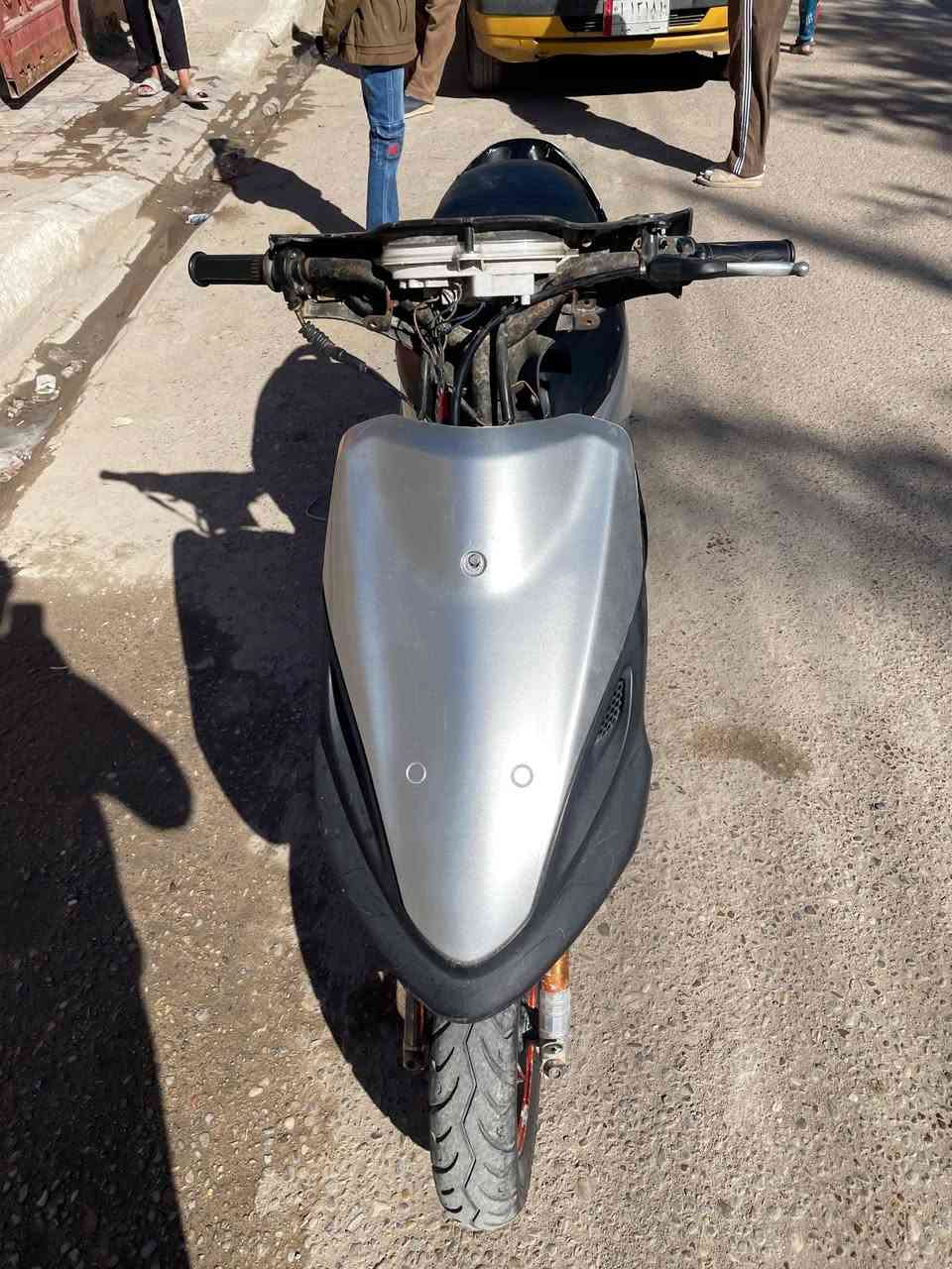 ياالله سلام عليكم من رخصت ابو الكروب دراجه ماكس منغولي دراجه مفتوحه خوش دراجه حلوه تمش دبلات تزويد ويل تزويد دراجه نقصهه باتري كلشي شقال بيه مكينه 49 سوادات ختم واحد السعر 300 وبيها مجال مكاني قرنه شرش 
التواصل.. ***********
