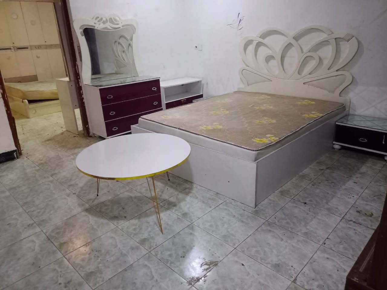 غرفة نوم تركي للبيع اخو جديد شرط النظافه سعرها 300الف شراي يخابر على رقم *********** مكان كركوك كركوك, العراق
