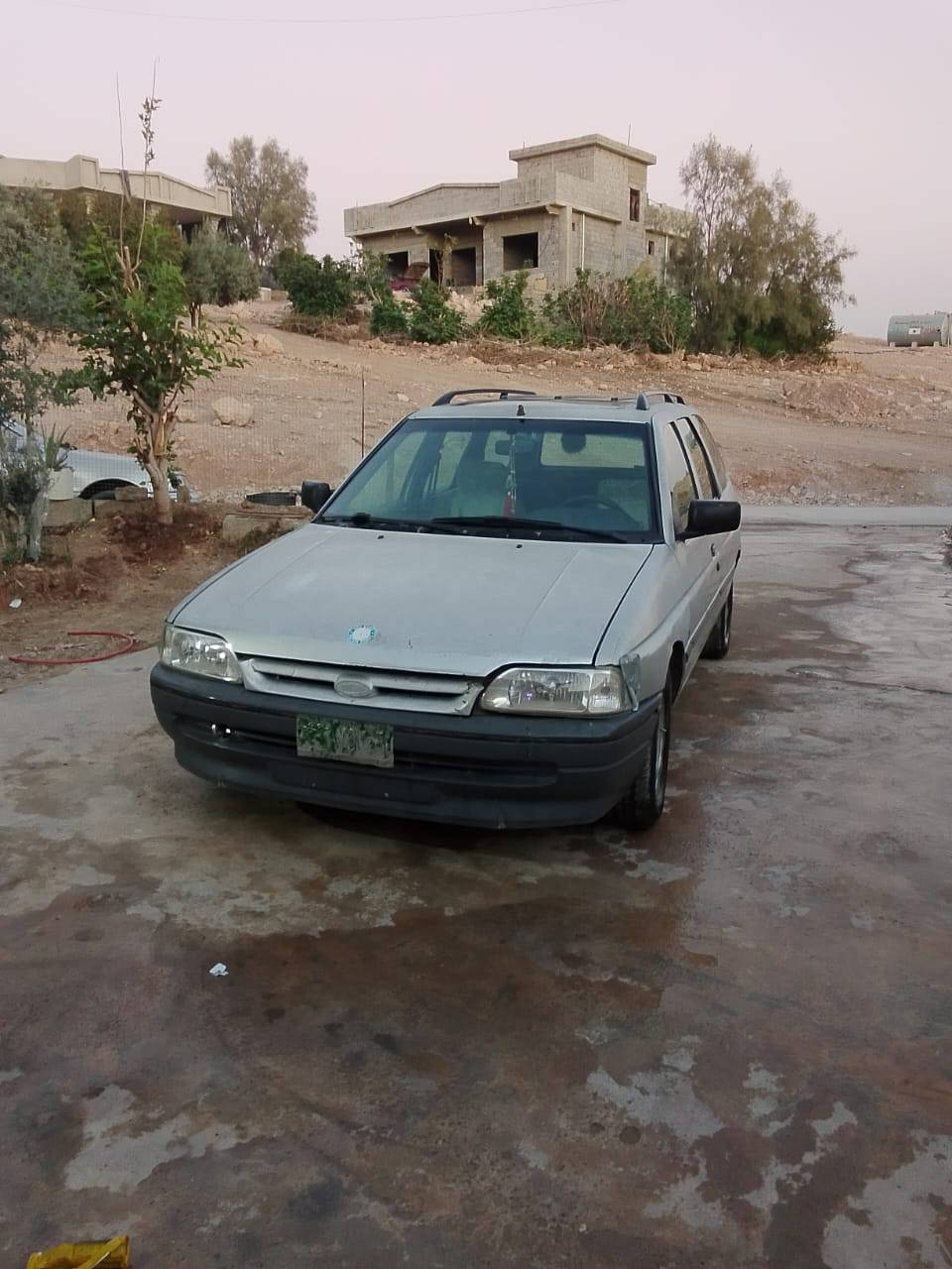 سلام عليكم سياره فورت سكورت موديل 91 سنويه اخضر شرط تحويل كير شرط مكينه بي رغاوه كهربايات شغال ما بي صبغ بدون حادذ  تدفئه شغال سعر سياره 14 ورقه عنون موصل حمدانيه (***********
