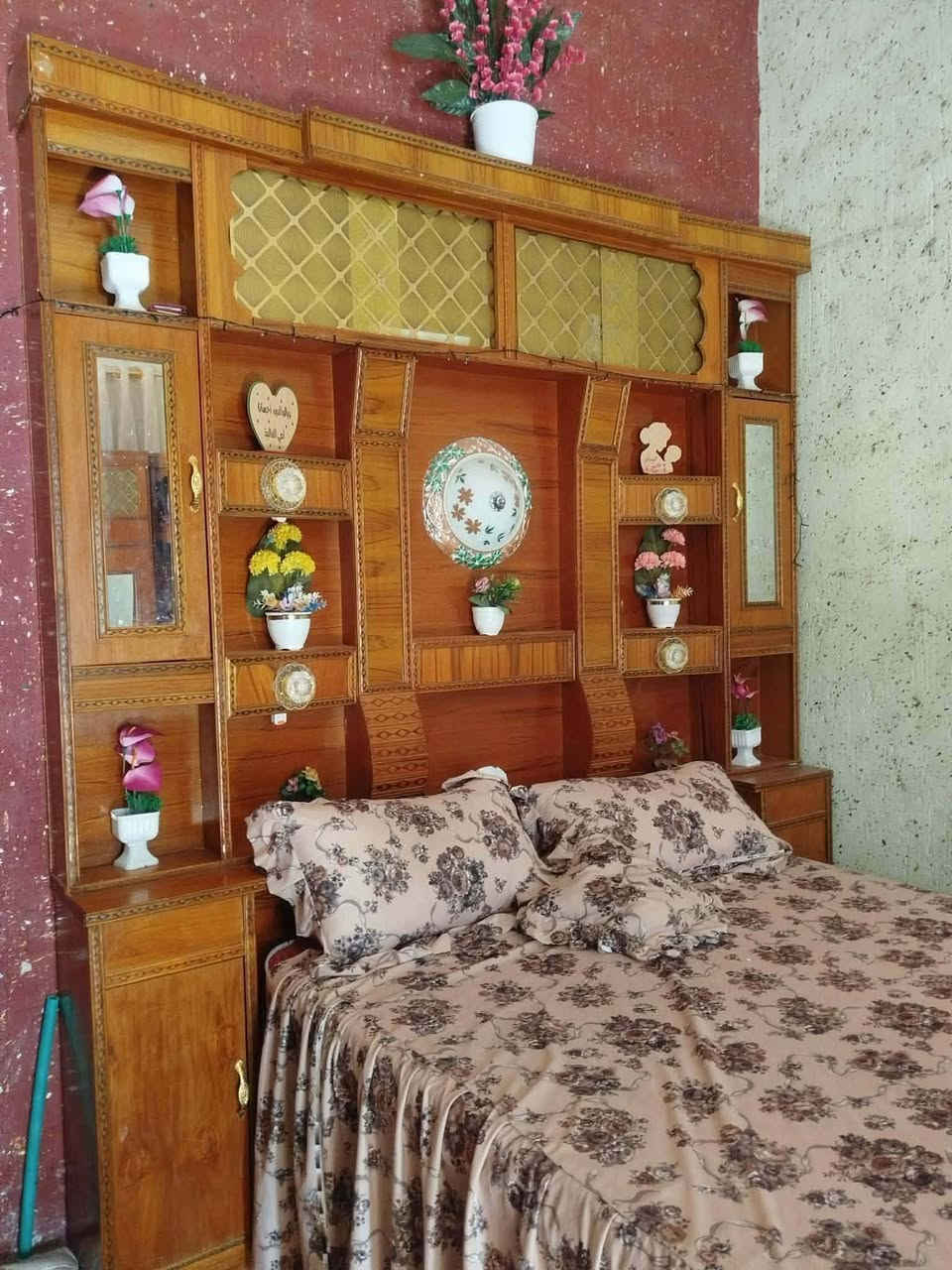 للبيع غرفه سعر 850 وعنوان فلوجه طريق المدينه السياحيه قرب محطة الخزرجي رقم *********** للإستفسار
