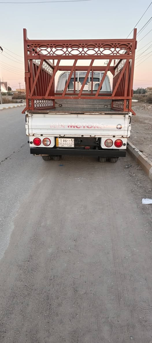 السلام عليكم كيه فحل موديل 2018مكفوله كفاله عامه كير ومكينه واكسن حداديه جديده تخم تاير جديد تحويره 14 رقم انگليزي السياره جاهزه من كلشي تحويل مباشر السعر 137وبيها مجال للشراي بسيط رقم ***********
