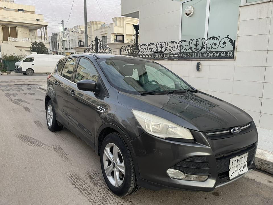 فورد ئیسکیپ ٢٠١٦
دوو پارچە چامرغو دەرگای سەیاق 
دەبل ئەکسل 
مواسفات SE 
بۆ زانیاری زیاتر
***********
