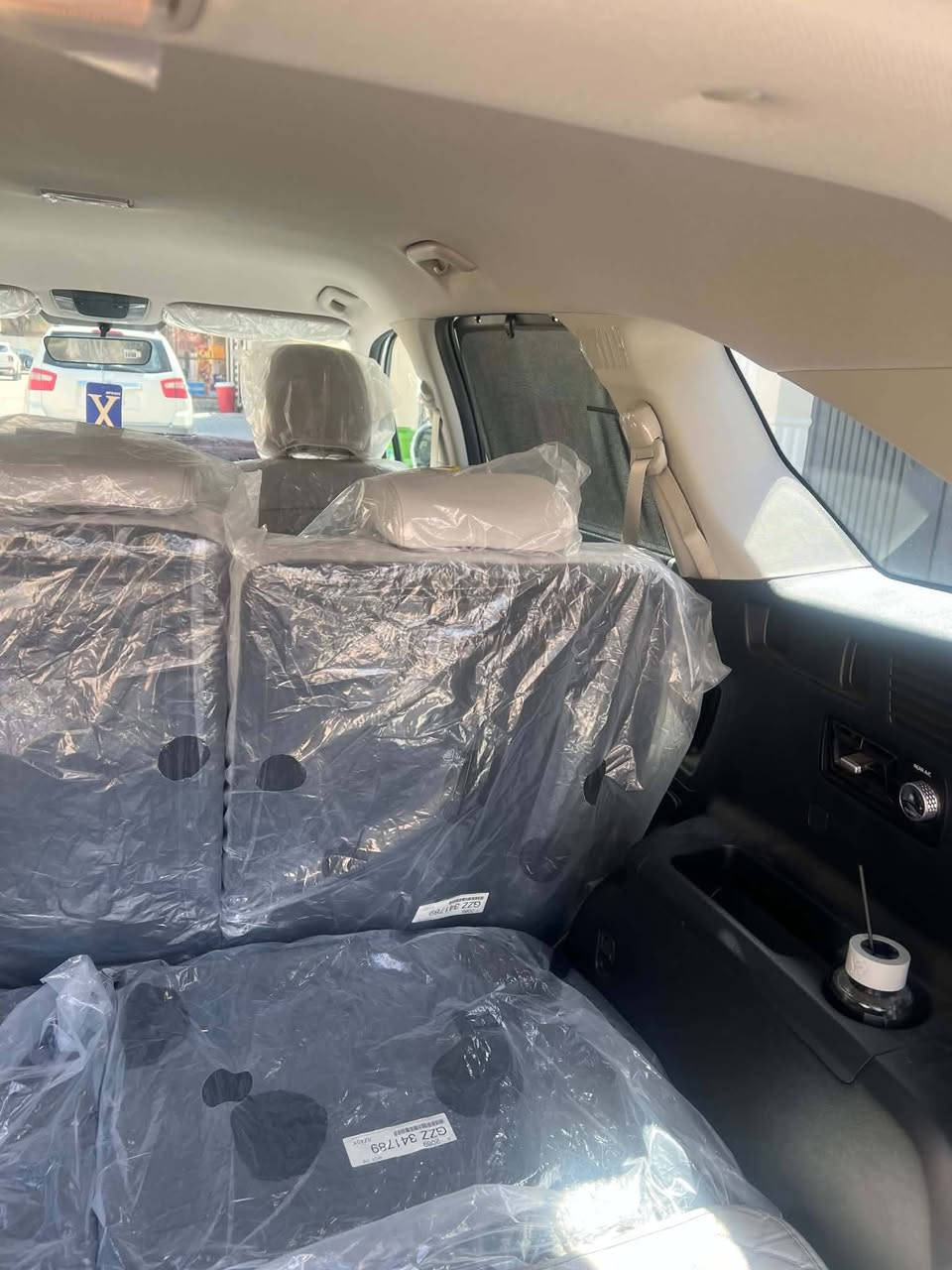 السلام عليكم . سورنتو موديل ٢٥ ضمان الدوليه رقم مثنى كفاله عامه ٦ سلندر ماشيه ٤ الف فقط يعني زيرو مواصفات الدوليه معروفه ويل ٢٠ كامرا خلفيه كير ماوس وباقي المواصفات معروفه رقم مثنى مداور بنفس اليوم مكان سماوه المركز استفسار *********** وبي وات ساب
