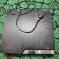 للبيع شاشة حجم 32 سمارت شغاله مكسورة الشاشة + بلي 3 سلم عاطل بي كرت شا...