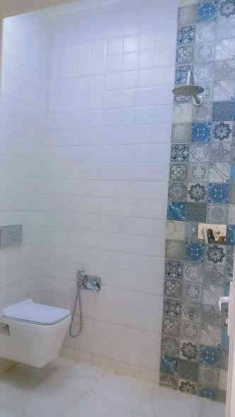 بيت 112 متر يقع على شارع تجاري ٤٠ متر الرئيسي في الشهداء نهاية شارع معمل المرور
طابقين فول مواصفات
الطابق الأول /استقبال ومطبخ وصاله وغرفه وصحيات داخليه وخارجيه
الطابق الثاني /٣ غرف نوم وصحيات
تأسيسات كهربائيه وصحيه وكاميرات درجة أولى /أبواب قاصه تركي /شبابيك سلايد دبل عازل /سطح شتايگر
السعر /المشتري يدفع ١٤٠ مليون مقدمة والإسكان يحول عليه يعني بدون الإسكان
موبايل /***********
