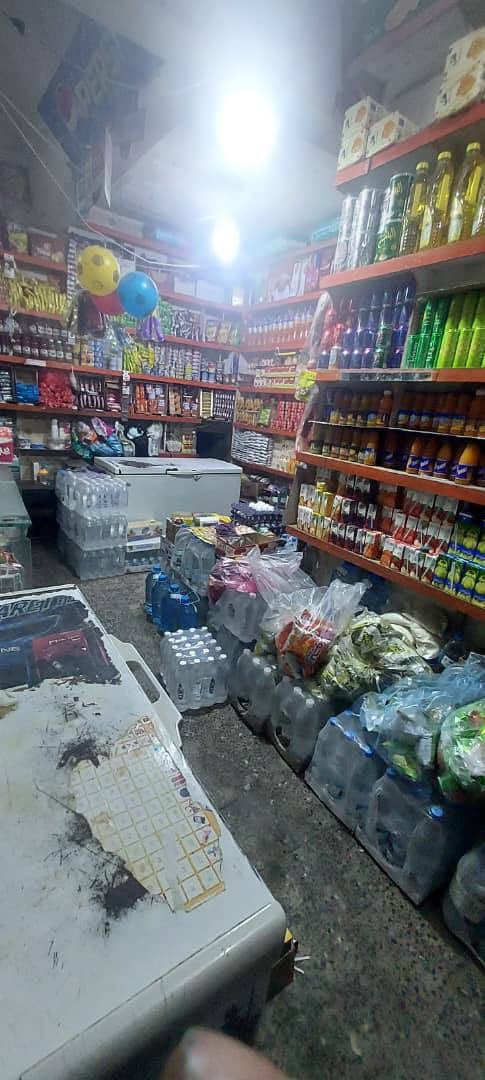 بقاله للبيع
يوجد لدينا بقاله فتحتين ركنيه
ايجارها 50الف معبايه بضاعه فل 
شغاله تغل 120الي150الف 
بجميع عدتها موقع كثافه سكانيه ومنطقه مزدحمه  الموقع صنعاء حول هايل السعر 6500000سته مليون وخمس مائة الف ريال وكما به زبون صامل عننزله كما قدرنا
ت/776586669
713740881


**إذا كنت صاحب هذا الإعلان وتريد حذفه لأي سبب، رجاءا أرسل رسالة إلى الدعم الفني**