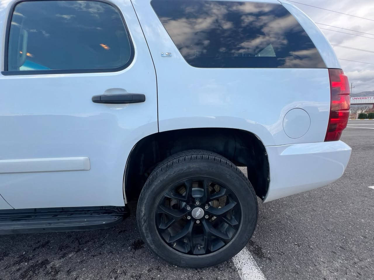 تاهۆۆ ساغ ساغ
مۆدێل ٢٠٠٨ دەبڵ ئەکسل
٢ پارچە بۆیاخی هەیە سەیارەکە 
گێڕوو مەکینەو ئەکسلو کارەبەی هەموی بە شەرت
بێ تەقەو بێ رەقە
کامل جایز کراوە سەیارەکە 
ژم: ***********
سعری:٨٥ گەڵاو مەجال
