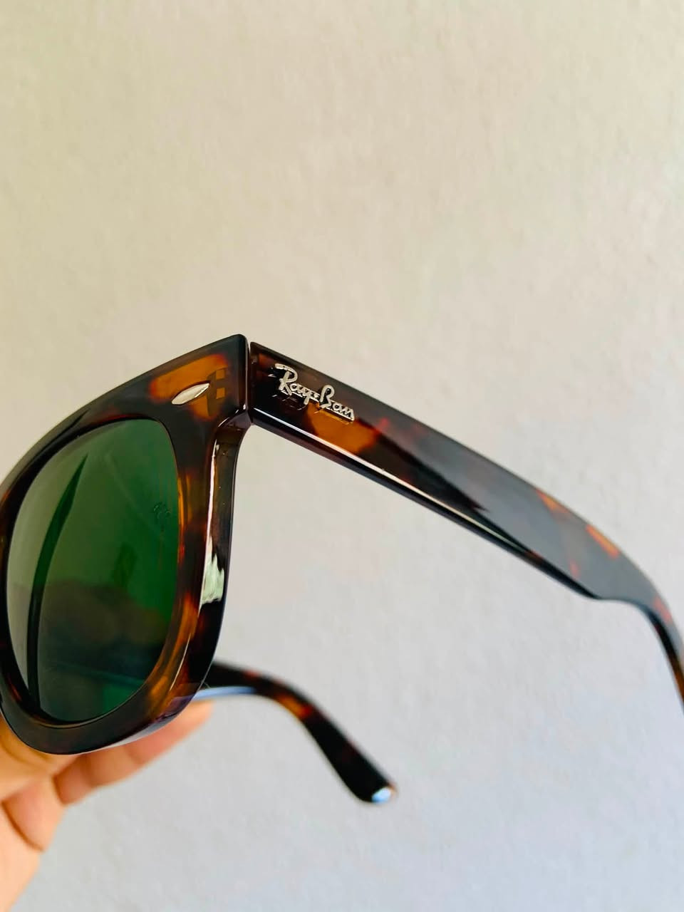 Ray ban wayfarer original


**إذا كنت صاحب هذا الإعلان وتريد حذفه لأي سبب، رجاءا أرسل رسالة إلى الدعم الفني**