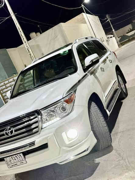 سلام عليكم لاندكروز مديل2014 فول مواصفات سياره جديده بمعنه الكلمه ستخدام شخصي مال جناي مكينه وكير وحداديه مكفولات فول مواصفات 1ع1 
الباب الخافي مرخه براغيه بدون تبديل بدون فتح فقط مرخه سعرها 380وشراي يخابرني وخادم ***********
