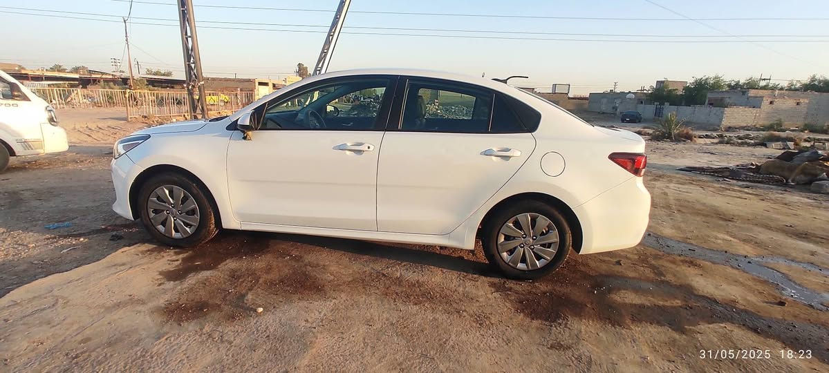 ريو 2019امريكي
كير At المرغوب 
ماشية 65الف ميل 
كير مكينه مكفول 
حادثها جاملغ وطرف بنيد
مكانها ديوانية 
ب105 وبيها مجال للشراي 
***********
