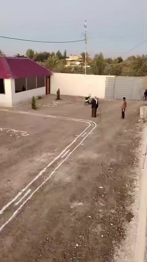 سلام عليكم 
دونم للبيع نظام شاليه مثل ماموضوح بالفديو بعده ما كامل على هل وضعيه  للاستفسار اتصال على الرقم ‭0771 442 7544‬
